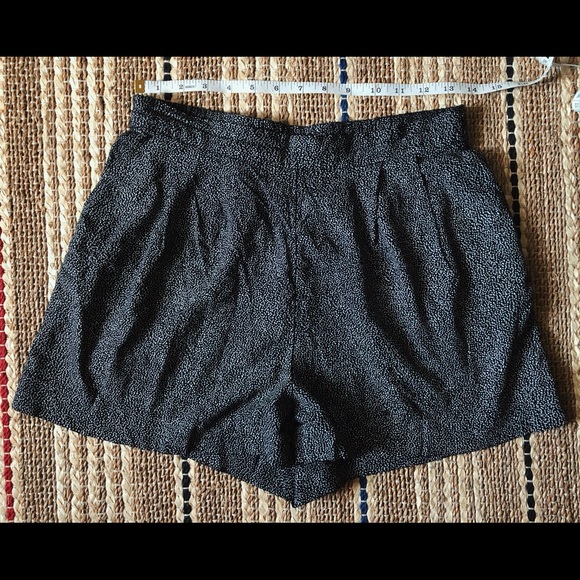 [SOLD] Dotted shorts - Picture 3 of 3